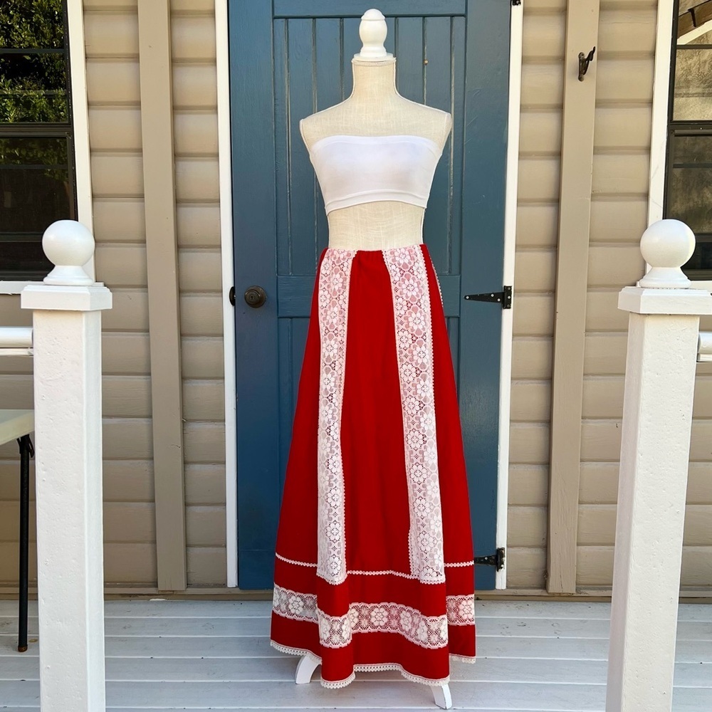 Vintage 70s Carefree, Fashion Peach Velvet and Floral Lace Panel Full Skirt M